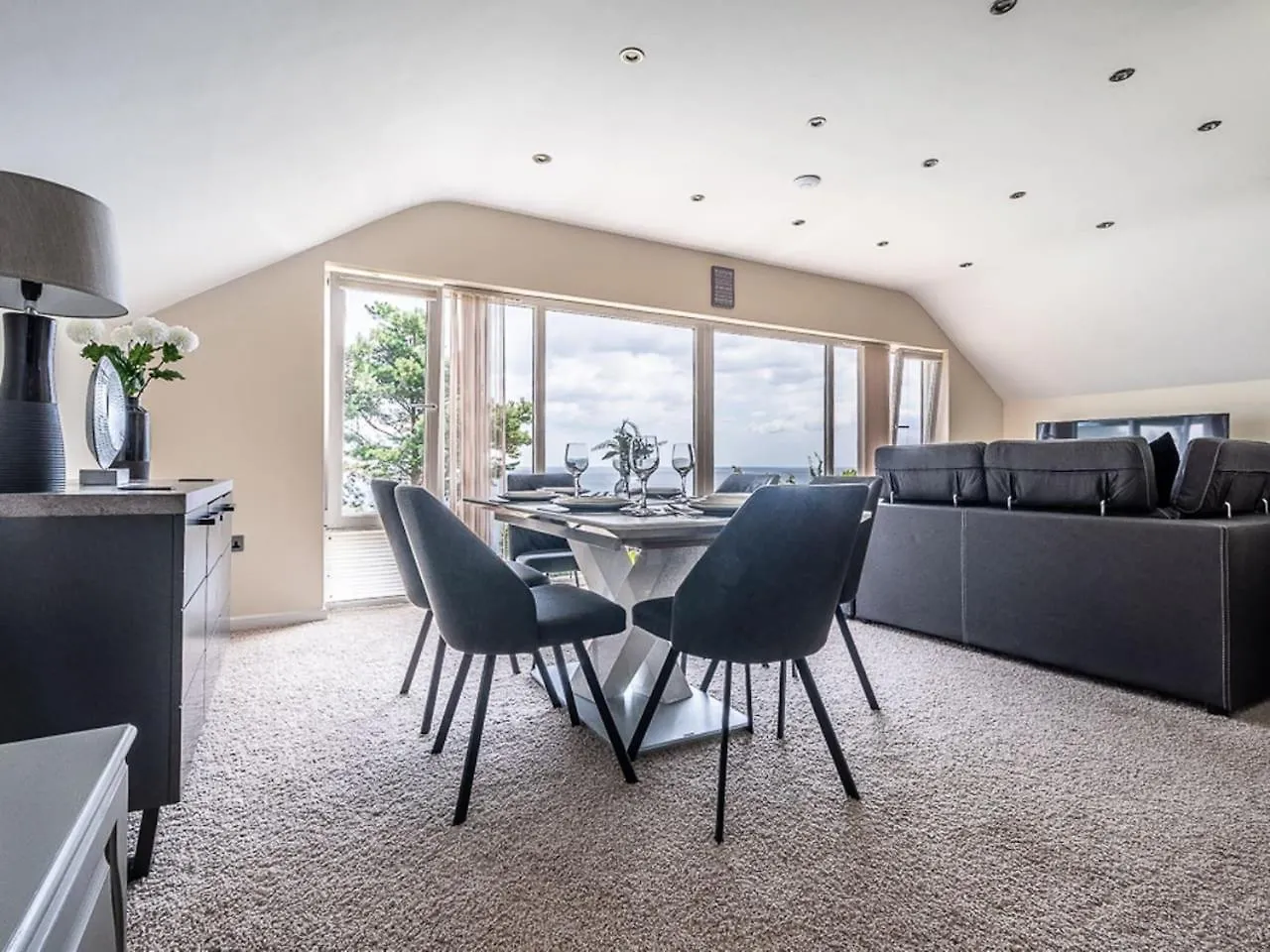 Stunning Apartment With Uninterrupted Views Exeter